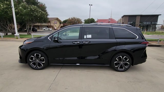 New 2025 Toyota Sienna Platinum 7 PASSENGER in Irving
